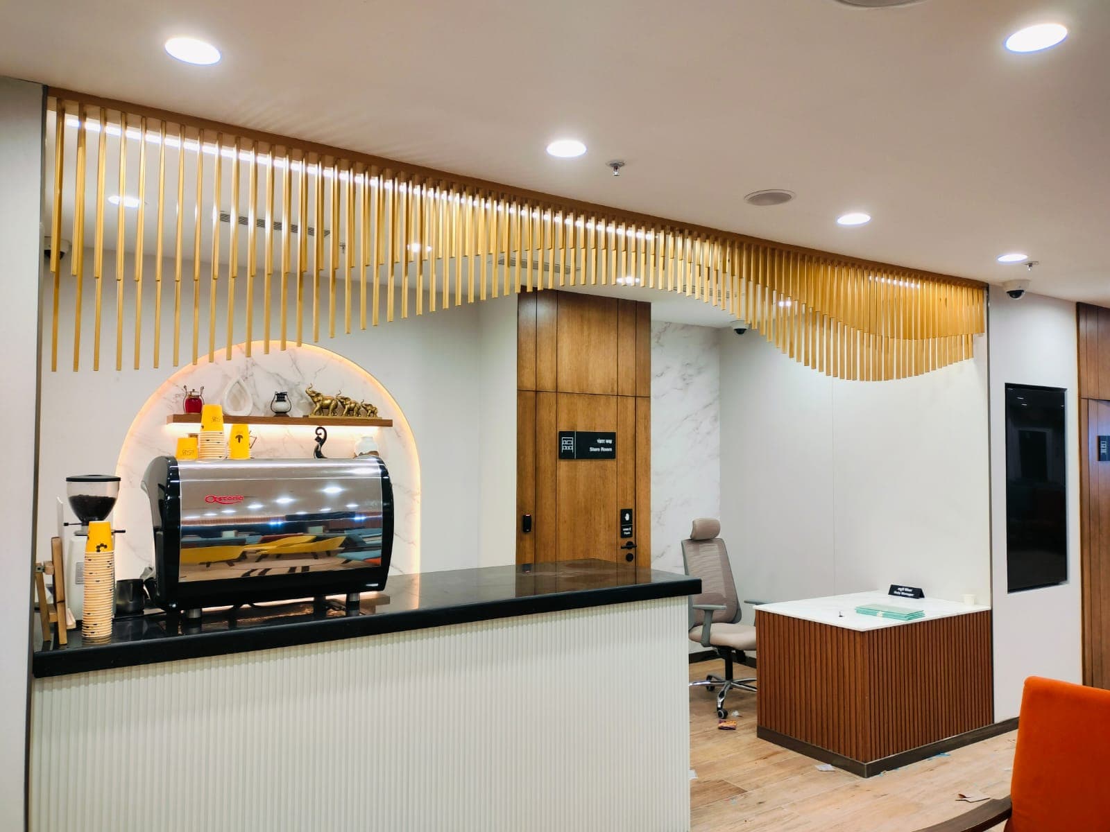 Creative Cafeteria / Breakout Space